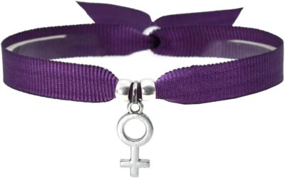 Pulsera morada con símbolo de la mujer BDM
